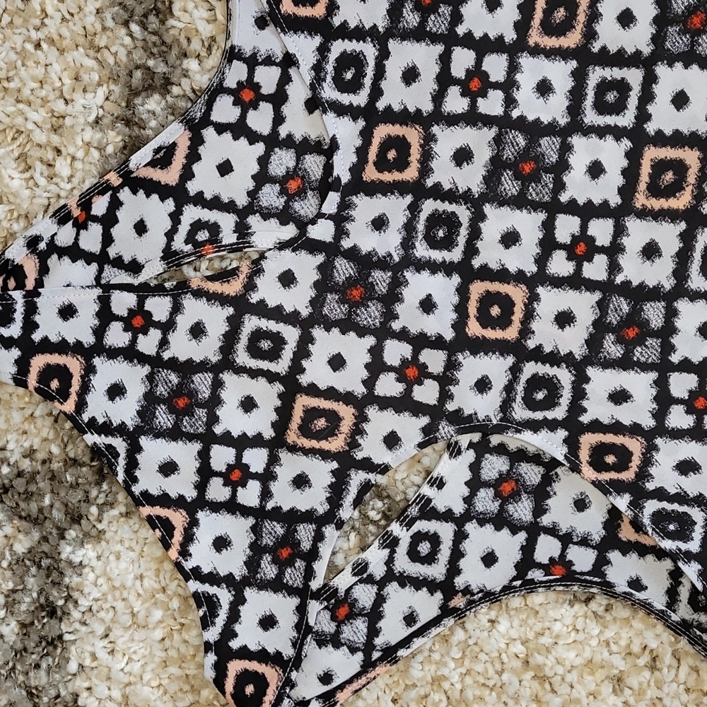 LOFT Diamond Geo Racerback Shell - Picture 8 of 9